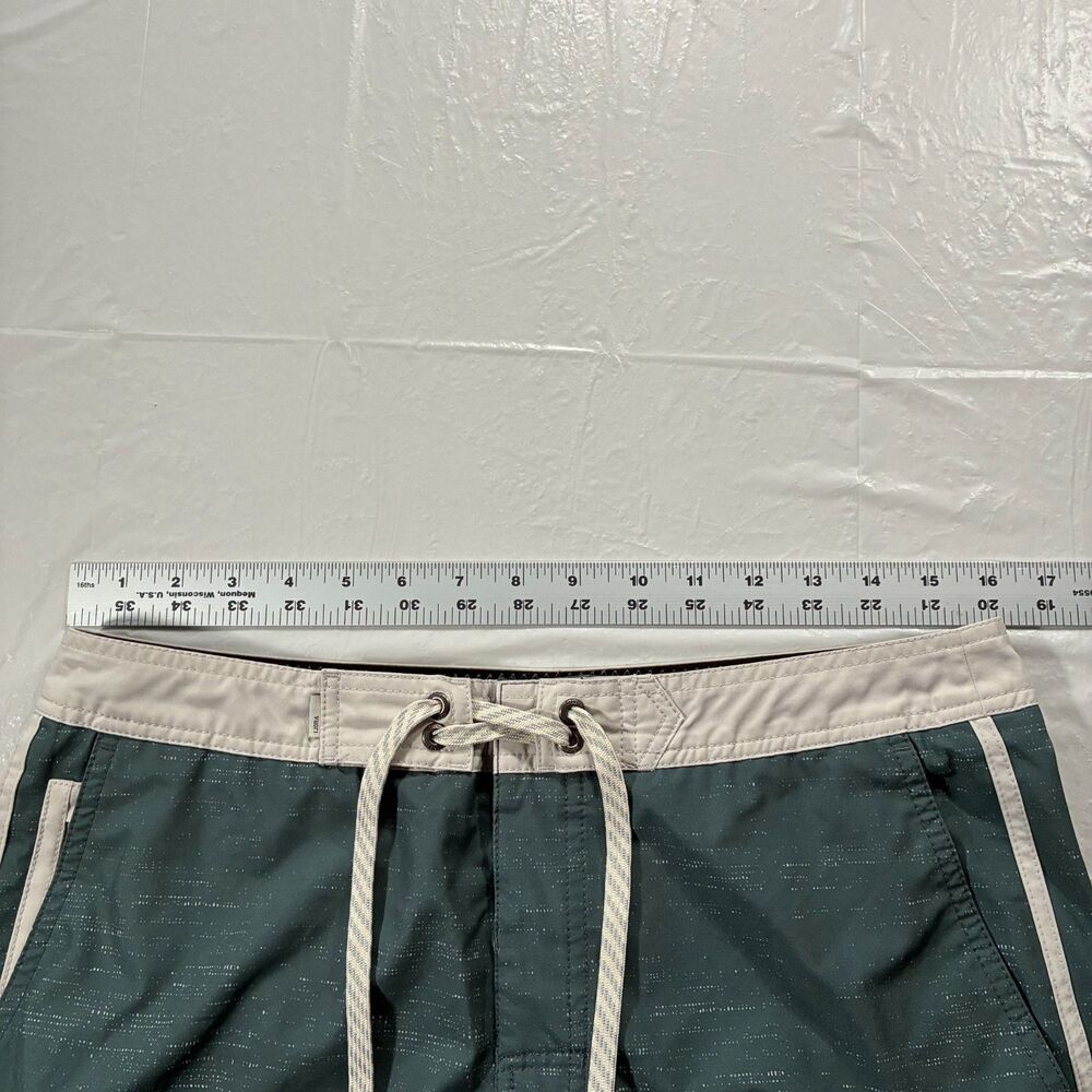 Men’s Vuori Cruise Board Shorts Green White Trim V314 Size 32 EUC 7" inseam - Picture 9 of 10